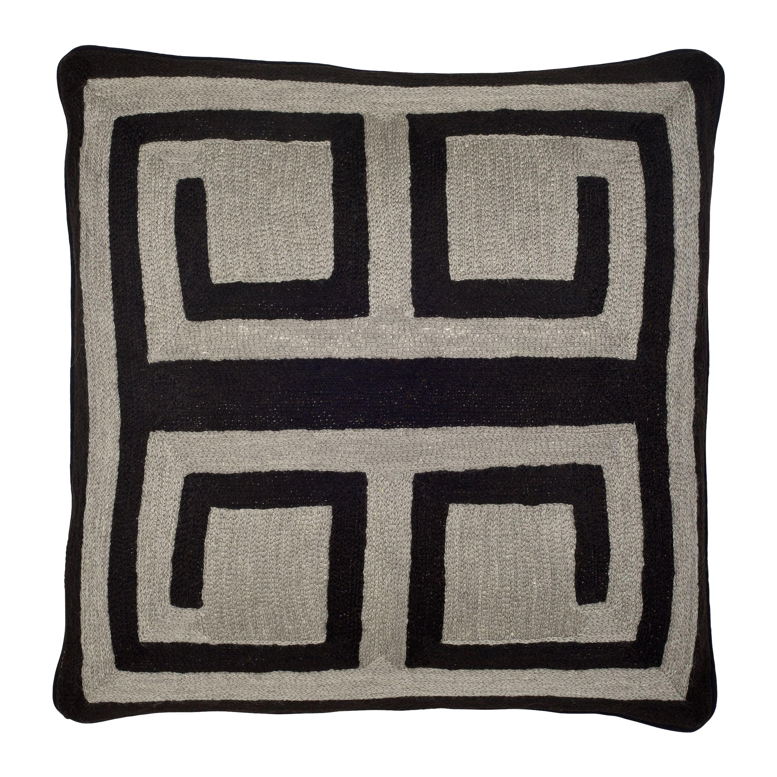 Купить Декоративная подушка Cushion Bliss в интернет-магазине roooms.ru