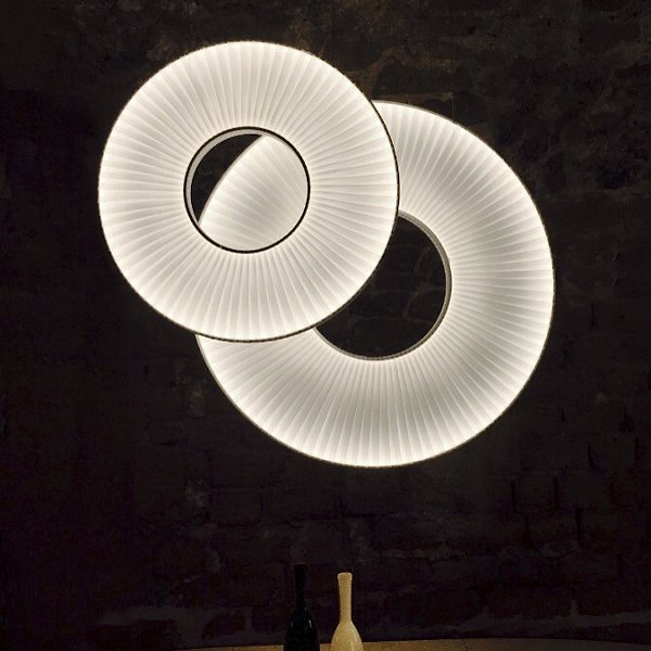 Купить Подвесной светильник Iris Vertical LED Pendant в интернет-магазине roooms.ru