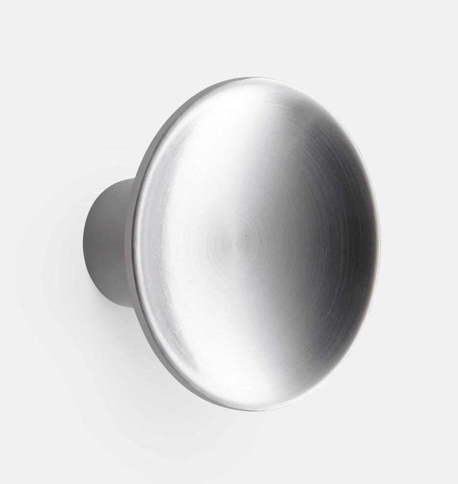 Купить Ручка-кнопка Round Dish Cabinet Knob в интернет-магазине roooms.ru