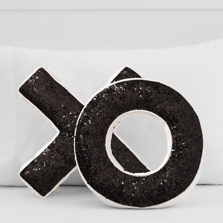 Купить Декоративная подушка The Emily & Meritt XO Pillows - O в интернет-магазине roooms.ru