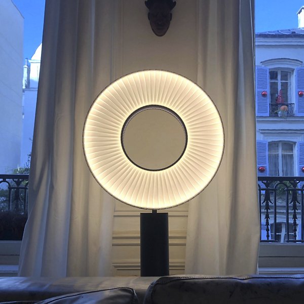 Купить Настольная лампа Iris LED Table Lamp в интернет-магазине roooms.ru