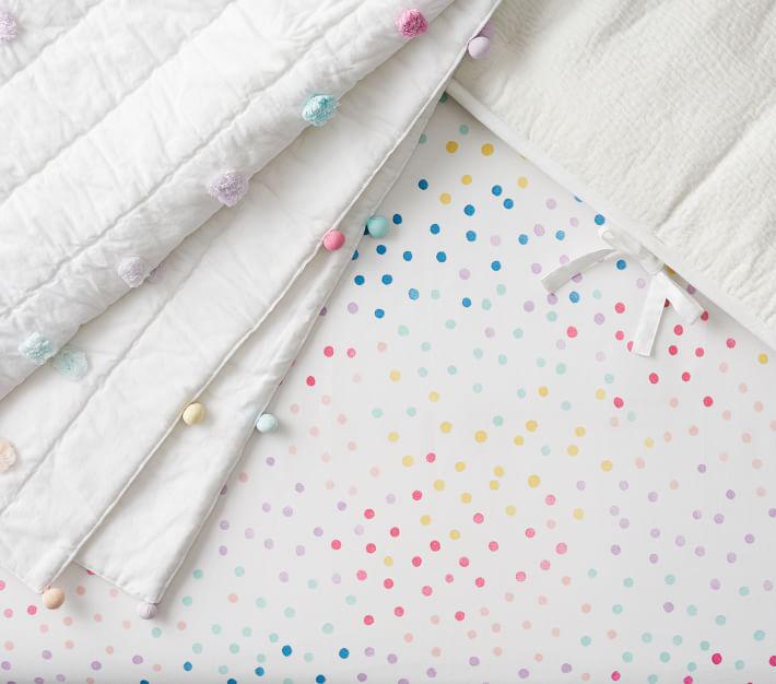 Купить Комплект постельного белья Pom Quilt Set: Fitted Crib Sheet Bright Pom Pom Quilt White Matelasse Cribskirt в интернет-магазине roooms.ru