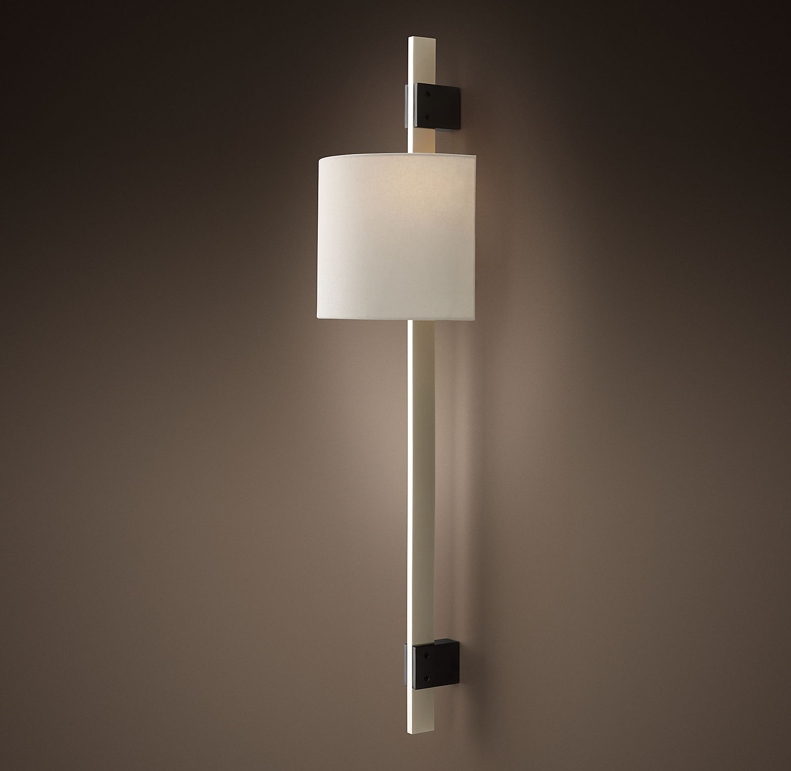 Купить Бра Vela Rectangular Bar Sconce - Round Shade в интернет-магазине roooms.ru