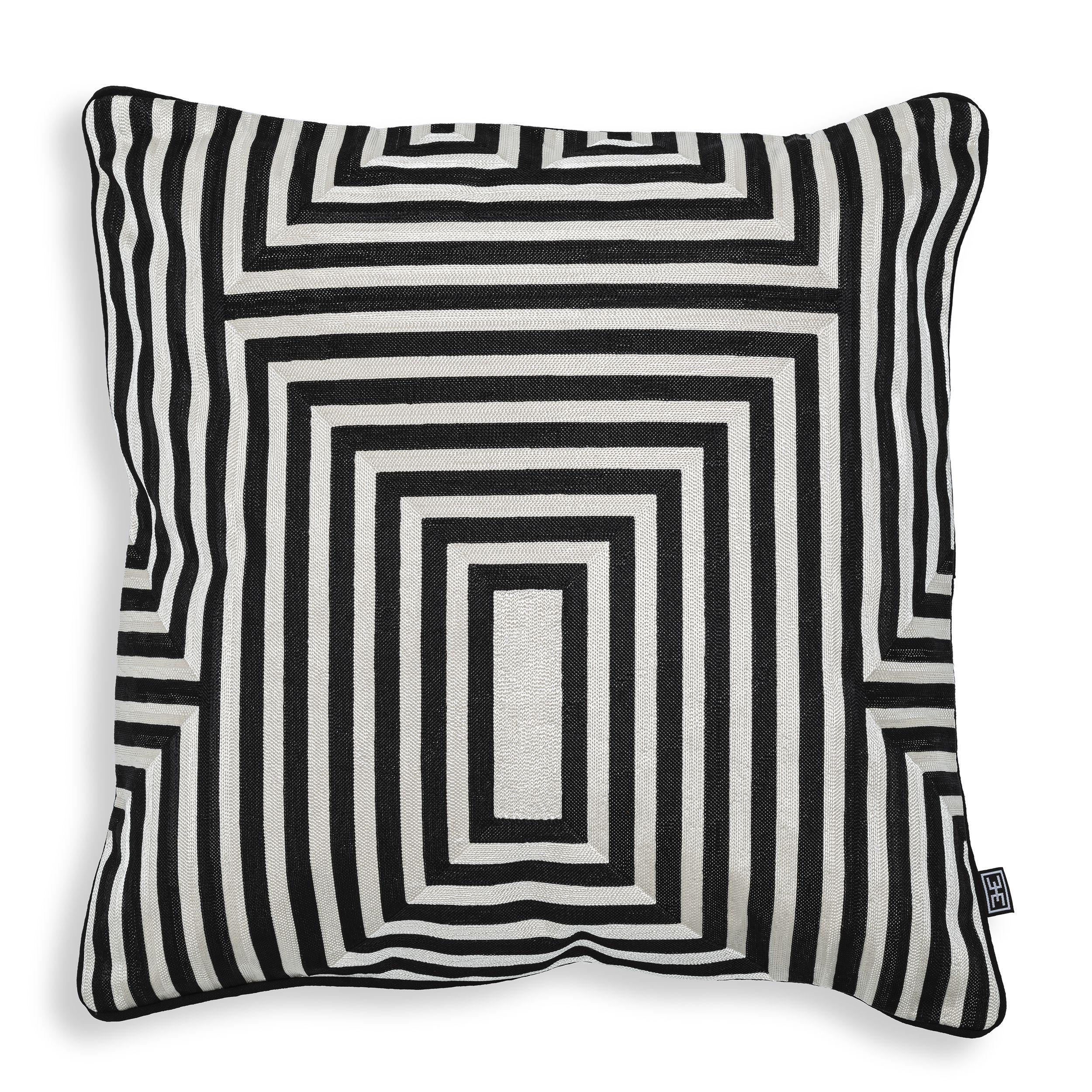 Купить Декоративная подушка Cushion Spray в интернет-магазине roooms.ru