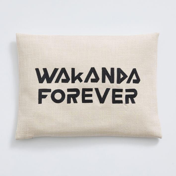Купить Подушка Marvel's Black Panther Glow In The Dark Wakanda Forever Pillow - Cover + Insert в интернет-магазине roooms.ru